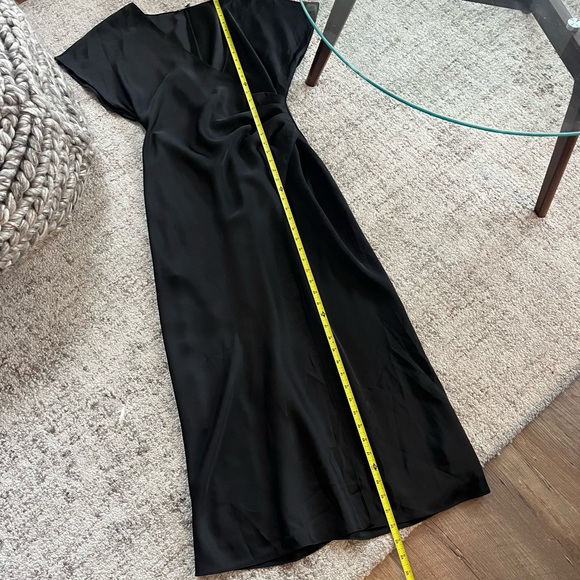 Aritzia Babaton Closing Satin Formal Elegant Black Evening V-Neck Dress Sz  M - Picture 12 of 15